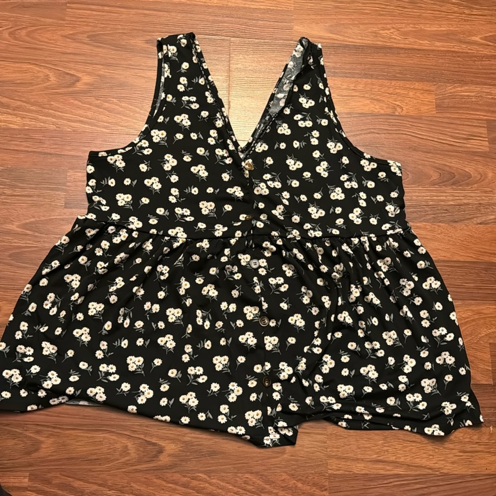 Women’s top NWOT